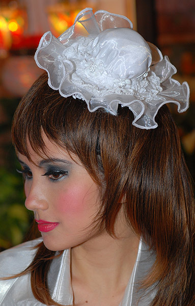 maids bun flower with lace 1